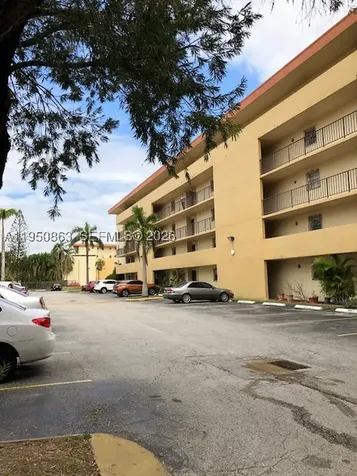 8889 Fontainebleau Boulevard Miami FL 33172