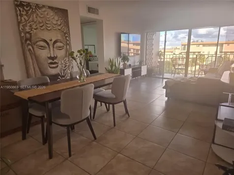 8889 Fontainebleau Boulevard Miami FL 33172