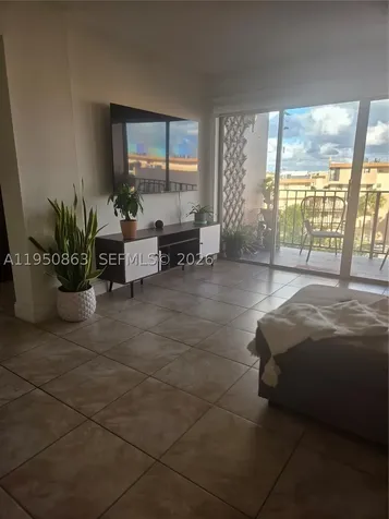 8889 Fontainebleau Boulevard Miami FL 33172