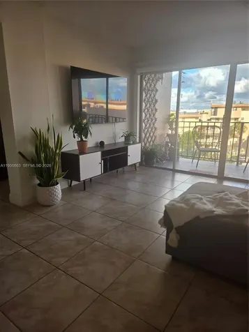 8889 Fontainebleau Boulevard Miami FL 33172