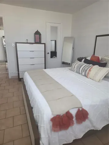 8889 Fontainebleau Boulevard Miami FL 33172