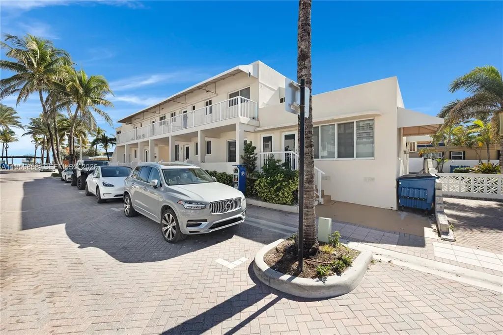 320 New York Street Hollywood FL 33019