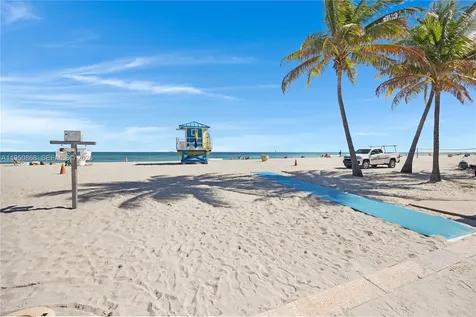 320 New York Street Hollywood FL 33019