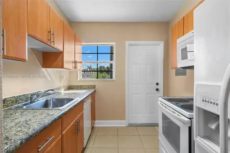 9725 Bay Harbor Terrace Bay Harbor Islands FL 33154