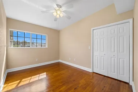 9725 Bay Harbor Terrace Bay Harbor Islands FL 33154