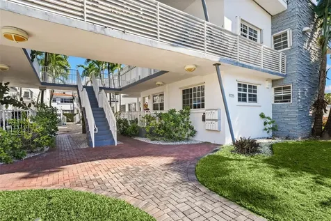 9725 Bay Harbor Terrace Bay Harbor Islands FL 33154