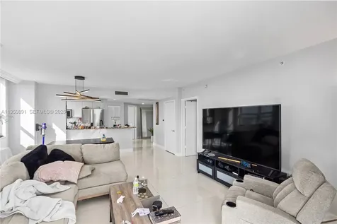 19501 W Country Club Drive Aventura FL 33180