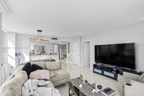 19501 W Country Club Drive Aventura FL 33180