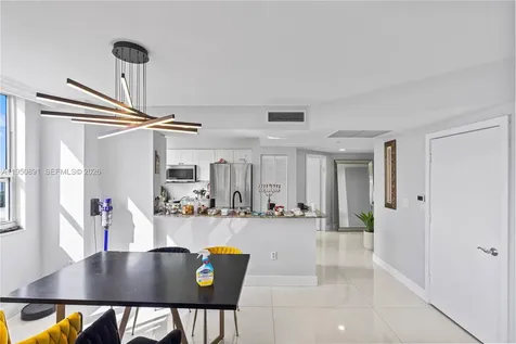 19501 W Country Club Drive Aventura FL 33180