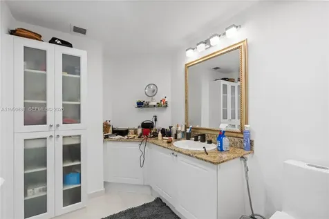 19501 W Country Club Drive Aventura FL 33180
