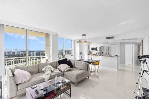 19501 W Country Club Drive Aventura FL 33180