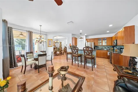 16062 SW 43rd Terrace Miami FL 33185