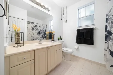 16062 SW 43rd Terrace Miami FL 33185