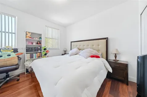 16062 SW 43rd Terrace Miami FL 33185