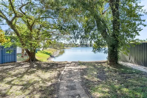 16062 SW 43rd Terrace Miami FL 33185