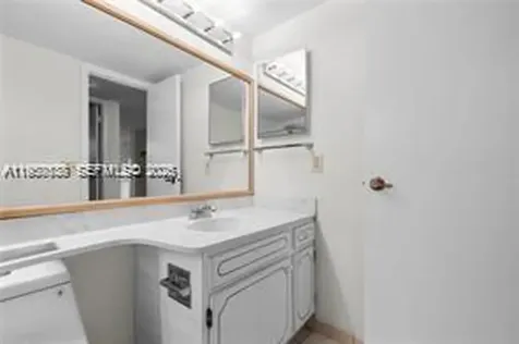 9220 S Hollybrook Lake Drive Pembroke Pines FL 33025