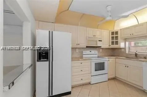 9220 S Hollybrook Lake Drive Pembroke Pines FL 33025