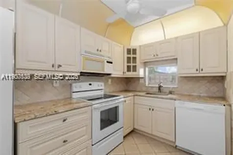9220 S Hollybrook Lake Drive Pembroke Pines FL 33025