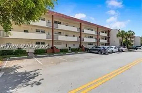 9220 S Hollybrook Lake Drive Pembroke Pines FL 33025