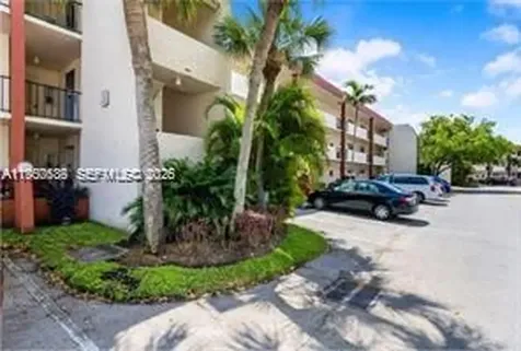 9220 S Hollybrook Lake Drive Pembroke Pines FL 33025