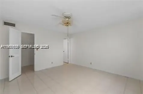 9220 S Hollybrook Lake Drive Pembroke Pines FL 33025