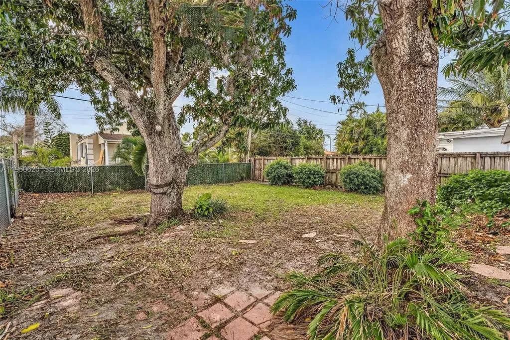 930 N 16th Avenue Hollywood FL 33020