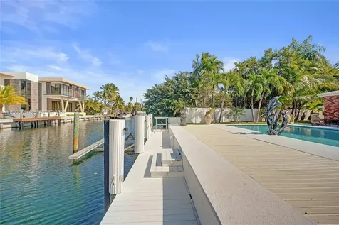 1995 N Hibiscus Drive North Miami FL 33181