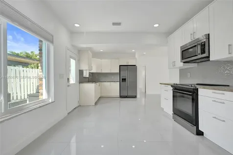 1995 N Hibiscus Drive North Miami FL 33181