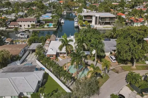 1995 N Hibiscus Drive North Miami FL 33181