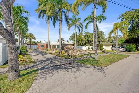 1995 N Hibiscus Drive North Miami FL 33181