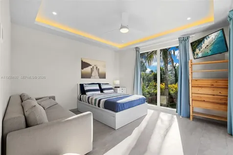 7770 Hawthorne Avenue Miami Beach FL 33141