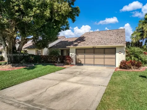 319 Grove Avon Park FL 33825