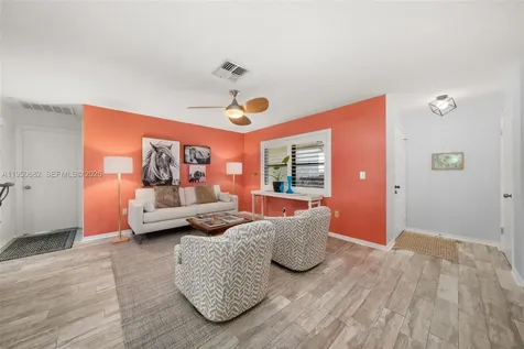 319 Grove Avon Park FL 33825