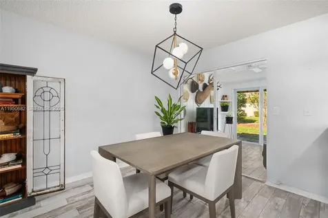 319 Grove Avon Park FL 33825