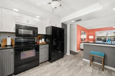 319 Grove Avon Park FL 33825