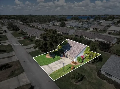 319 Grove Avon Park FL 33825
