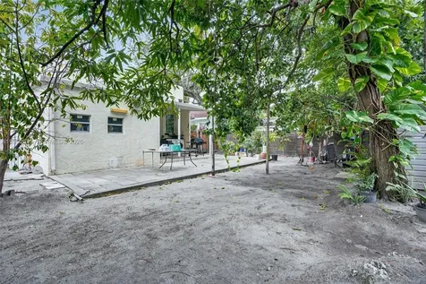 1649 SW 11th Terrace Miami FL 33135