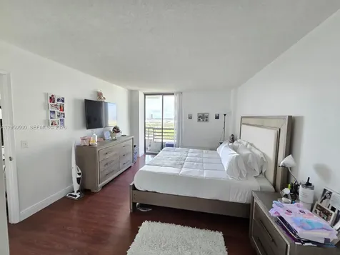 3300 NE 191st Street Aventura FL 33180