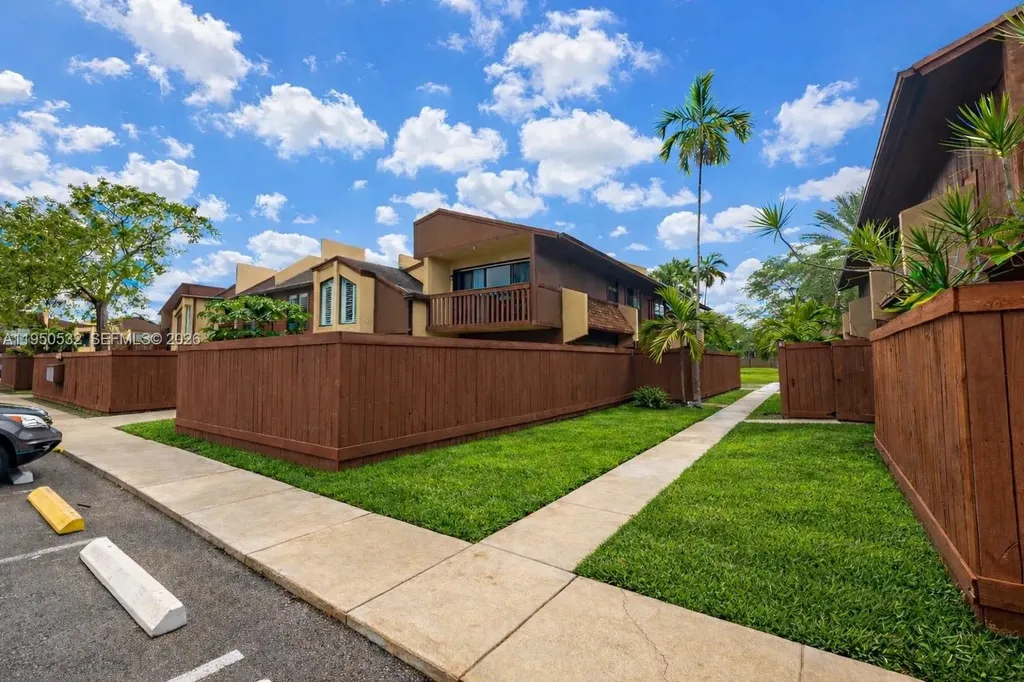 6534 SW 114th Place Miami FL 33173