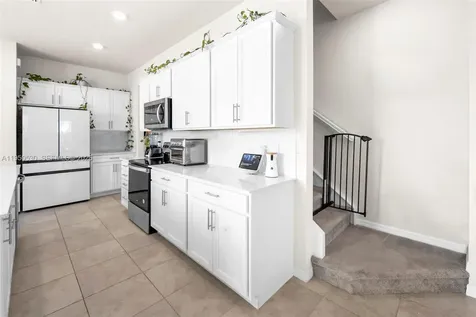 2121 S Appleton Circle S Oakland Park FL 33309