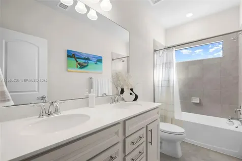2121 S Appleton Circle S Oakland Park FL 33309