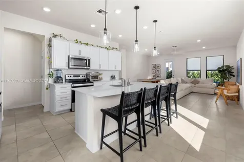 2121 S Appleton Circle S Oakland Park FL 33309