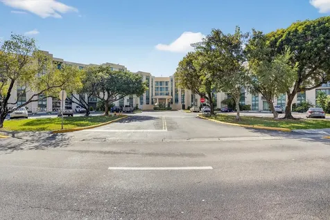 2075 SW 122nd Avenue Miami FL 33175