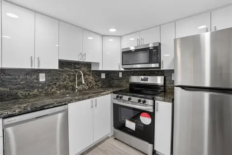 2075 SW 122nd Avenue Miami FL 33175