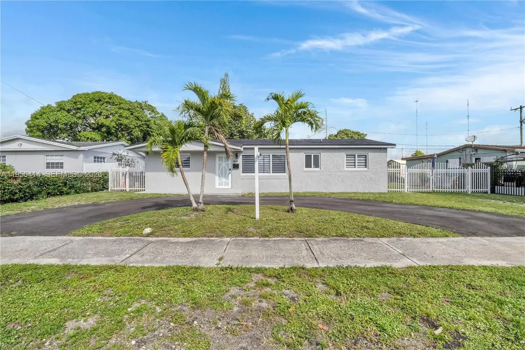 911 NW 200th Terrace Miami Gardens FL 33169