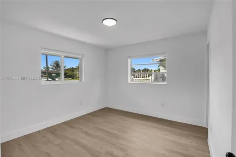 911 NW 200th Terrace Miami Gardens FL 33169