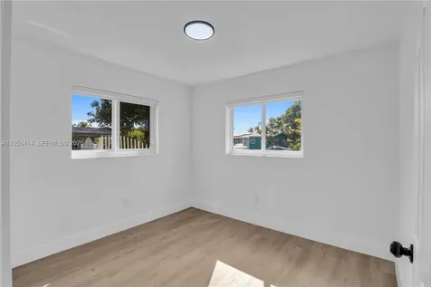 911 NW 200th Terrace Miami Gardens FL 33169