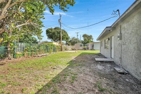 911 NW 200th Terrace Miami Gardens FL 33169