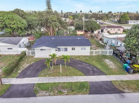 911 NW 200th Terrace Miami Gardens FL 33169