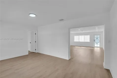 911 NW 200th Terrace Miami Gardens FL 33169